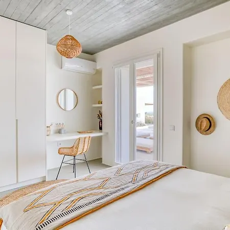 Lampsi - Spacious & Modern Villa Isterni (Paros)