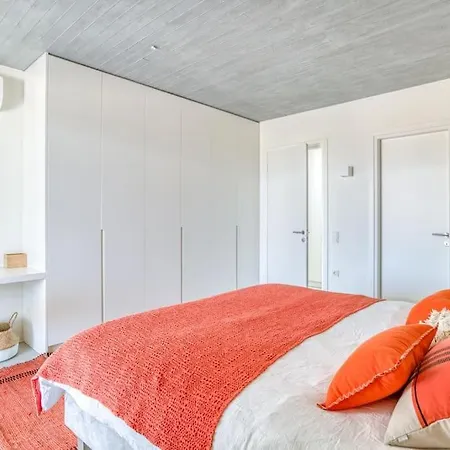 Lampsi - Spacious & Modern Villa