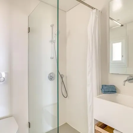 Lampsi - Spacious & Modern Villa *