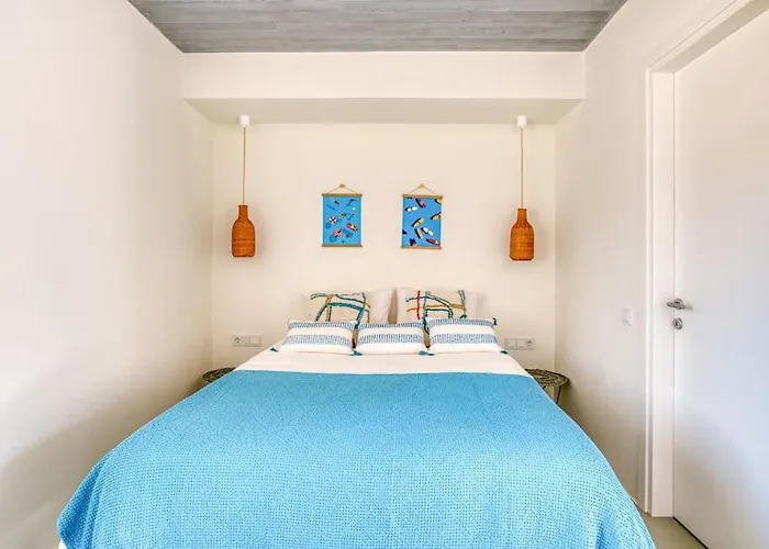 Lampsi - Spacious & Modern