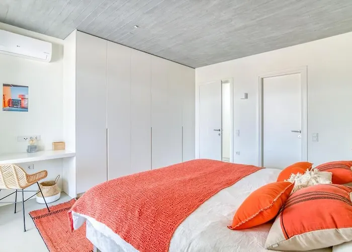 Lampsi - Spacious & Modern Βίλα