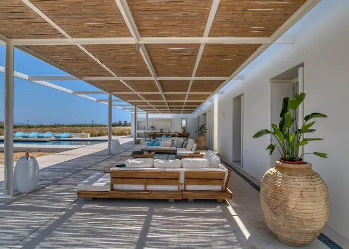 Βίλα Lampsi - Spacious & Modern Isterni (Paros)